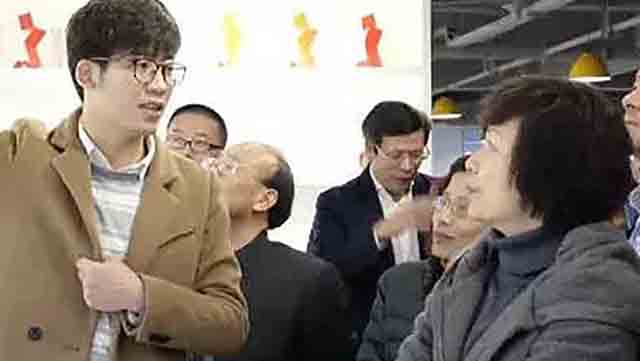 简讯 省经信委副巡视员池美华一行考察宁波木马